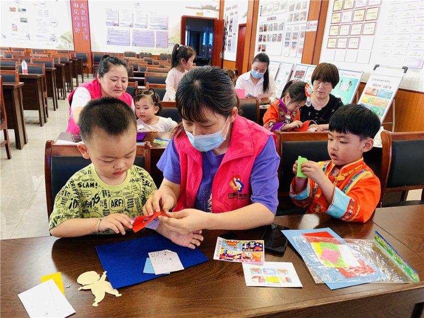 越南河内中国文化中心举办“欢乐春节”校园庙会活动